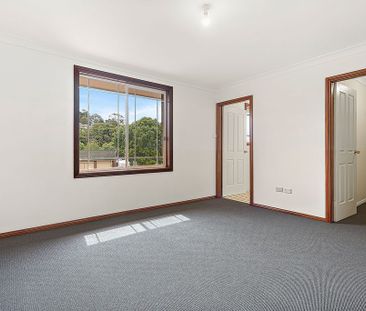Freshly Updated Townhouse in a Highly Sought-After Figtree Location - Photo 2