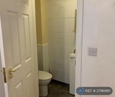 1 bedroom in a house share to rent - Photo 5