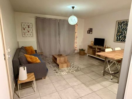 Location Appartement 2 pièces 43m² PESSAC 33600 - Photo 2
