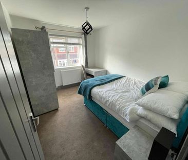 OX Living is proud to present this high-quality 5-bedroom co-living... - Photo 6