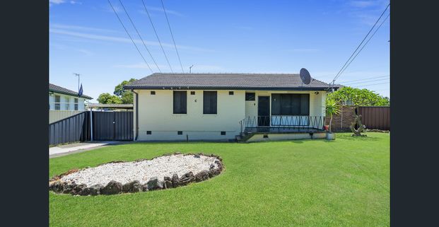 Family home near Liverpool amenities - Photo 1