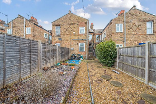 Sketty Road, EN1, Enfield - Photo 1