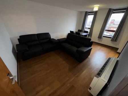 3 bedroom flat to rent - Photo 5