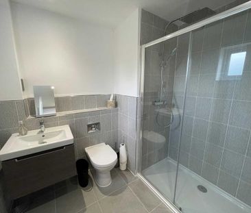 3 bedroom semi-detached house to rent - Photo 6