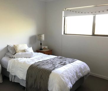 Stylish & Sophisticated - Photo 5