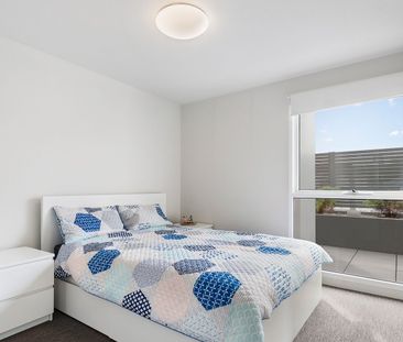 Charming 2-Bedroom Apartment - Photo 4