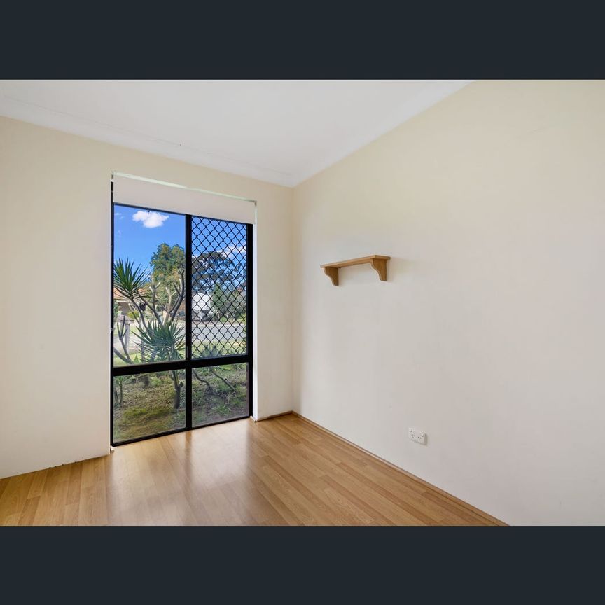 6 Newry Close, Waterford, WA 6152 - Photo 1