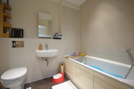 Parkview Way, Epsom, Surrey, KT19 8FF - Photo 2