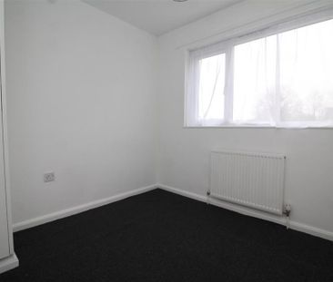 3 bedroom end of terrace house to rent - Photo 6