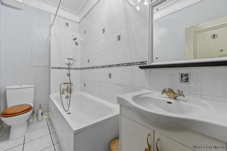 1 bedroom property to rent in London - Photo 5