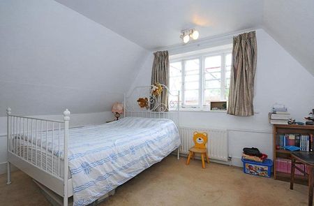 3 bedroom semi-detached house to rent - Photo 4