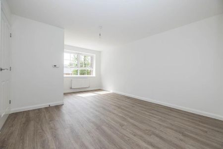 3 bedroom end of terrace house to rent - Photo 2