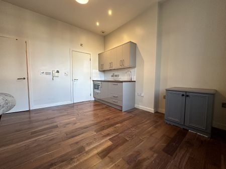 Studio for Rent - Photo 3