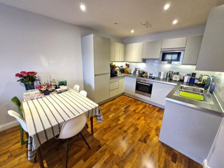 2 bedroom flat to rent - Photo 5