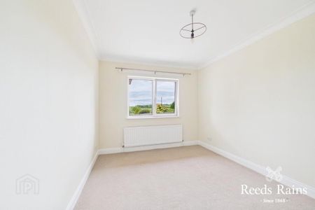 105 Lisbane Road, Saintfield, Ballynahinch, BT24 7BT - Photo 5