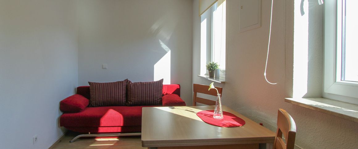 Möbliertes Apartment in zentraler Wohnlage! - Foto 1