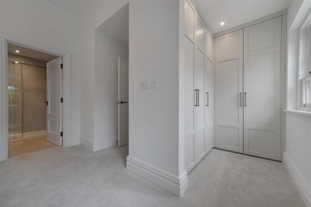 4 bedroom detached house to rent - Photo 4