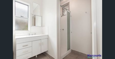 Only a stones throw to The Strand! - Photo 3