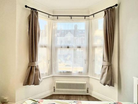 4 bedroom terraced house to rent - Photo 2