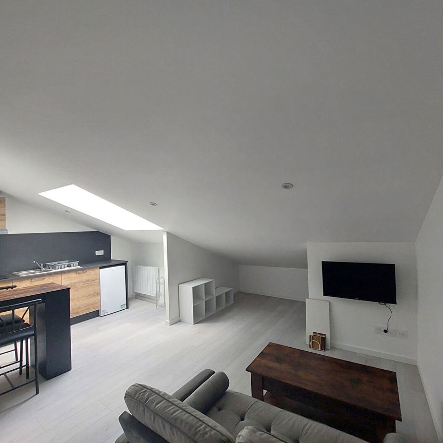 Location Appartement 1 pièce 19m² - Photo 1