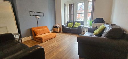 9 Bed - 36 Estcourt Terrace, Headingley, leeds - LS6 3EX - Student - Photo 4