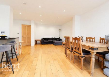 5 bedroom detached house to rent - Photo 4