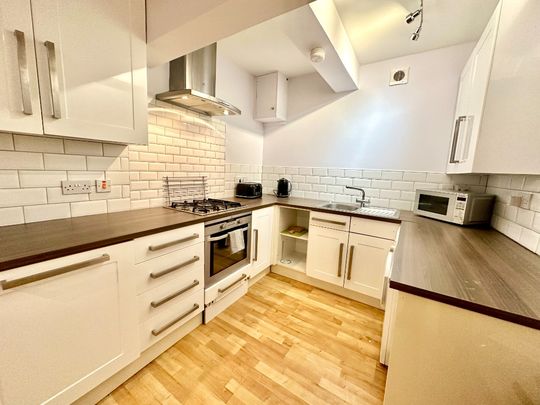 Kinnoul Lane, Dowanhill, Glasgow, G12 9HF - Photo 1