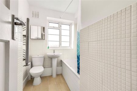 Holmbury Court, London, SW17, London - Photo 5