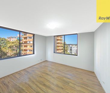 LARGE 3 BEDROOM UNIT IN GOOD STREET - Photo 5