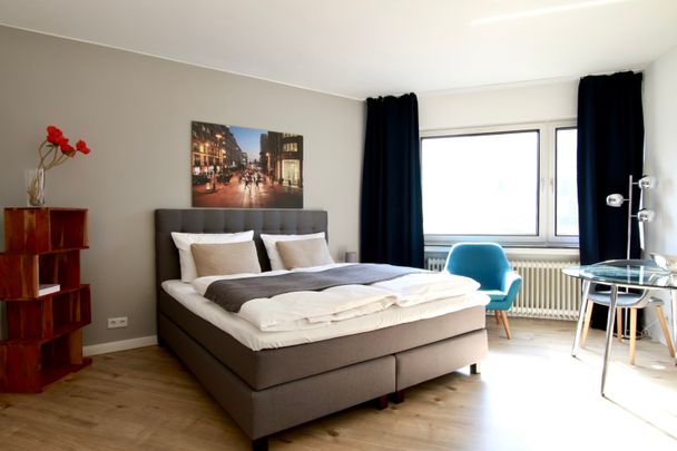 Mitten in der City - Apartment mit Balkon Nähe Barbarossaplatz - Photo 1