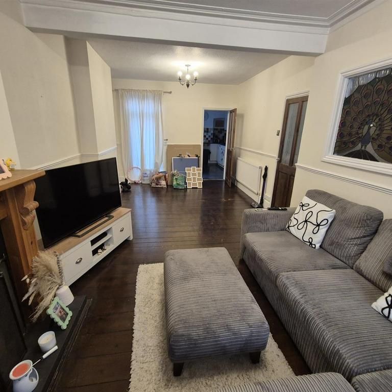 2 bedroom terraced house to rent - Photo 1