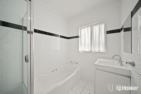 4 Bedroom Ensuite House With Tandem Garage - Photo 4