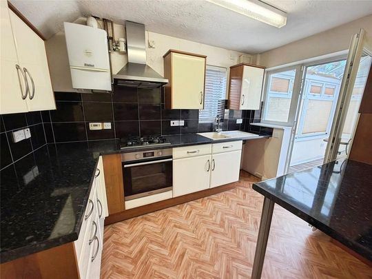 3 bedroom semi-detached house to rent - Photo 1