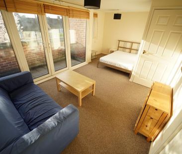 1 bedroom flat to rent - Photo 2