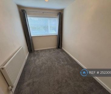 2 bedroom flat to rent - Photo 3