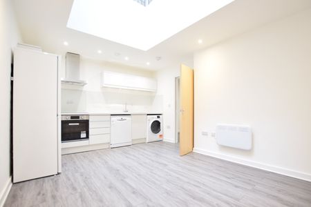 1 bed flat to rent in Westover Road, BH1 - Photo 5