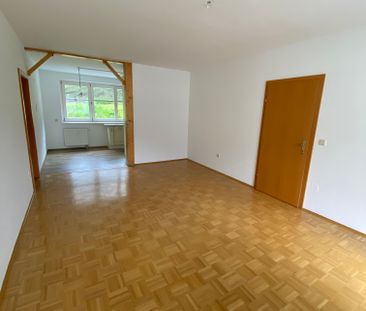 Helle 3-Zimmer-Wohnung im Obergeschoss mit Balkon - Foto 1