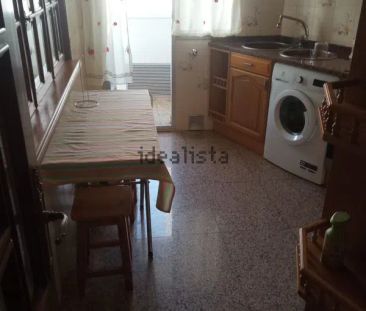 Alquiler de piso en Calle Ramón Cabanillas Poeta - Photo 2