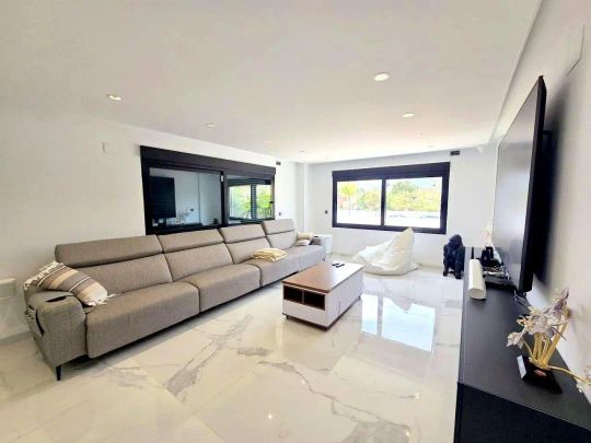 Casa o chalet de alquiler en Carrer del Comtat, Playa de Gandia - Foto 1