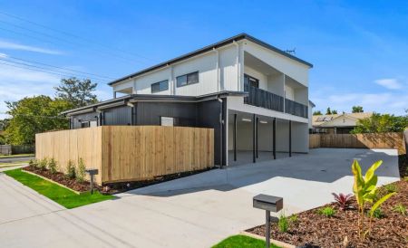 “Modern, Fully Furnished Designer 1 Bedroom Studio – Perfect for Single Occupants” - Photo 2