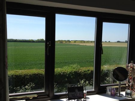 3 bedroom detached house to rent - Photo 4