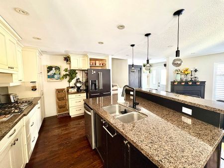 For Lease - 22 Cedar Crescent, Aurora, Ontario - Photo 2