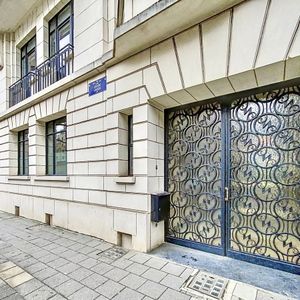 Appartement te huur in Elsene voor € 3.000 met 2 slaapkamers - Photo 2