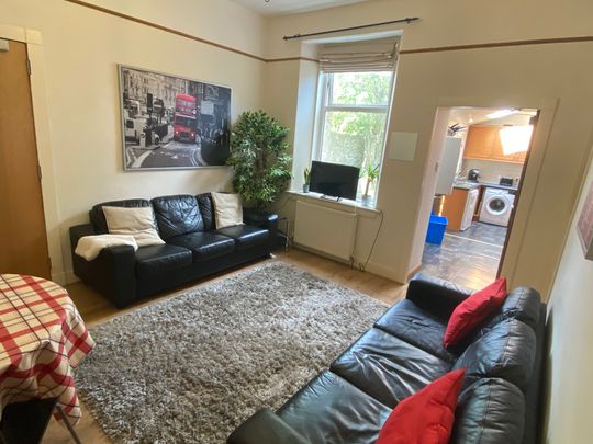 4 bedroom terraced house to rent - Photo 1