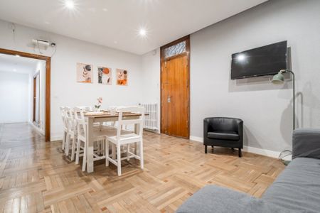 Modern room in Chamberí - Photo 4
