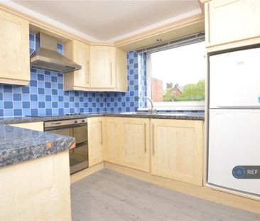 2 bedroom penthouse to rent - Photo 4