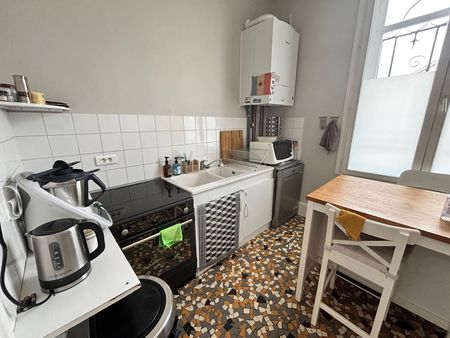 Location Appartement 6 pièces 151m² - Photo 3