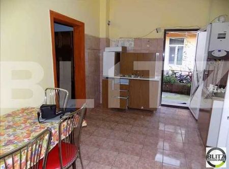 2 camere, 75 mp, imobil tip casa/vila, zona strazii Decebal - Photo 5