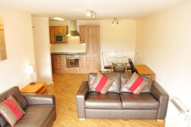 2 bedroom flat to rent - Photo 1