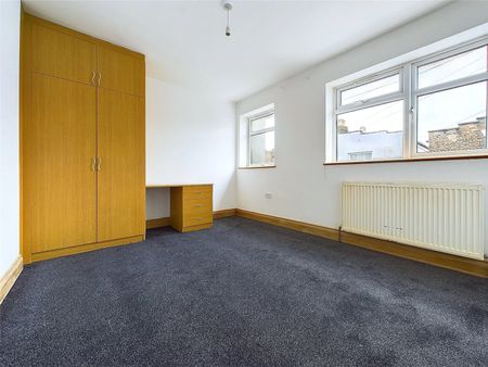 Inverness Road, Hounslow, TW3 - Photo 4